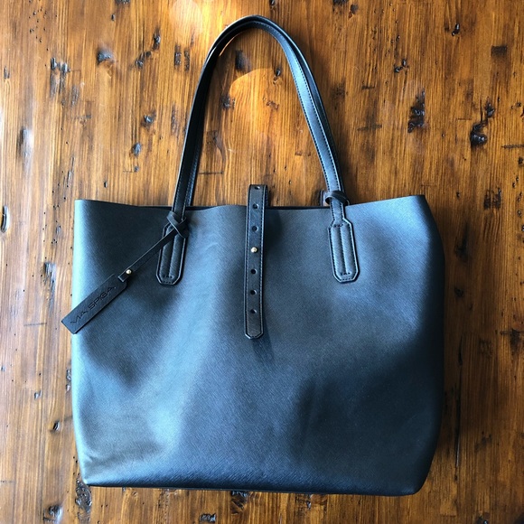 Via Spiga Handbags - 💘 Vía Spiga Large Work Tote